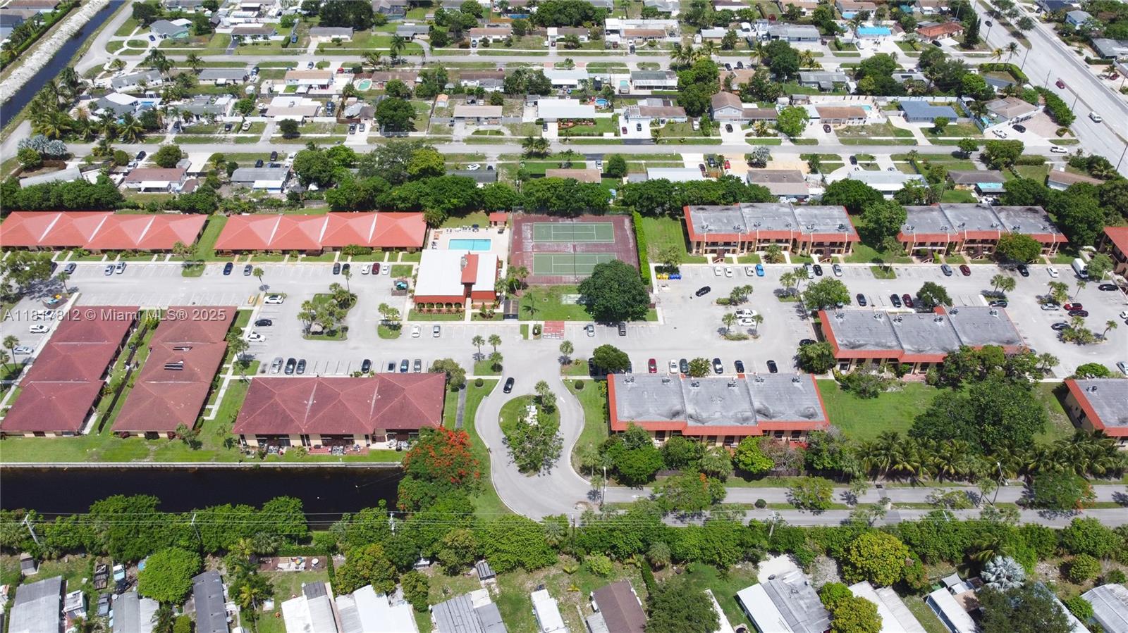 FOREST HILL VILLAS GARDEN - Residential