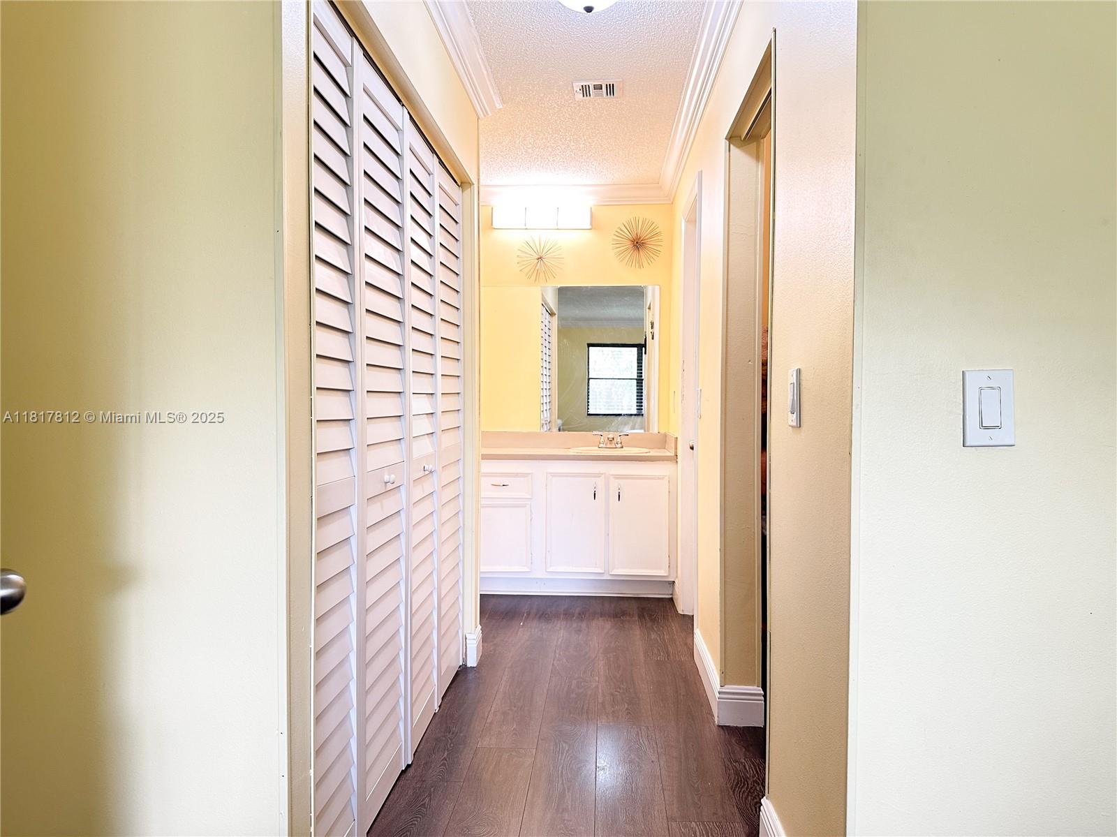 FOREST HILL VILLAS GARDEN - Residential