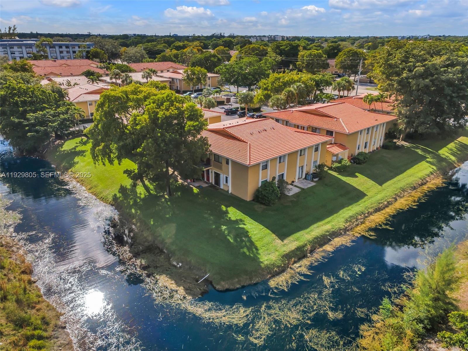 VILLAS OF RIVERSIDE CONDO - Residential Lease