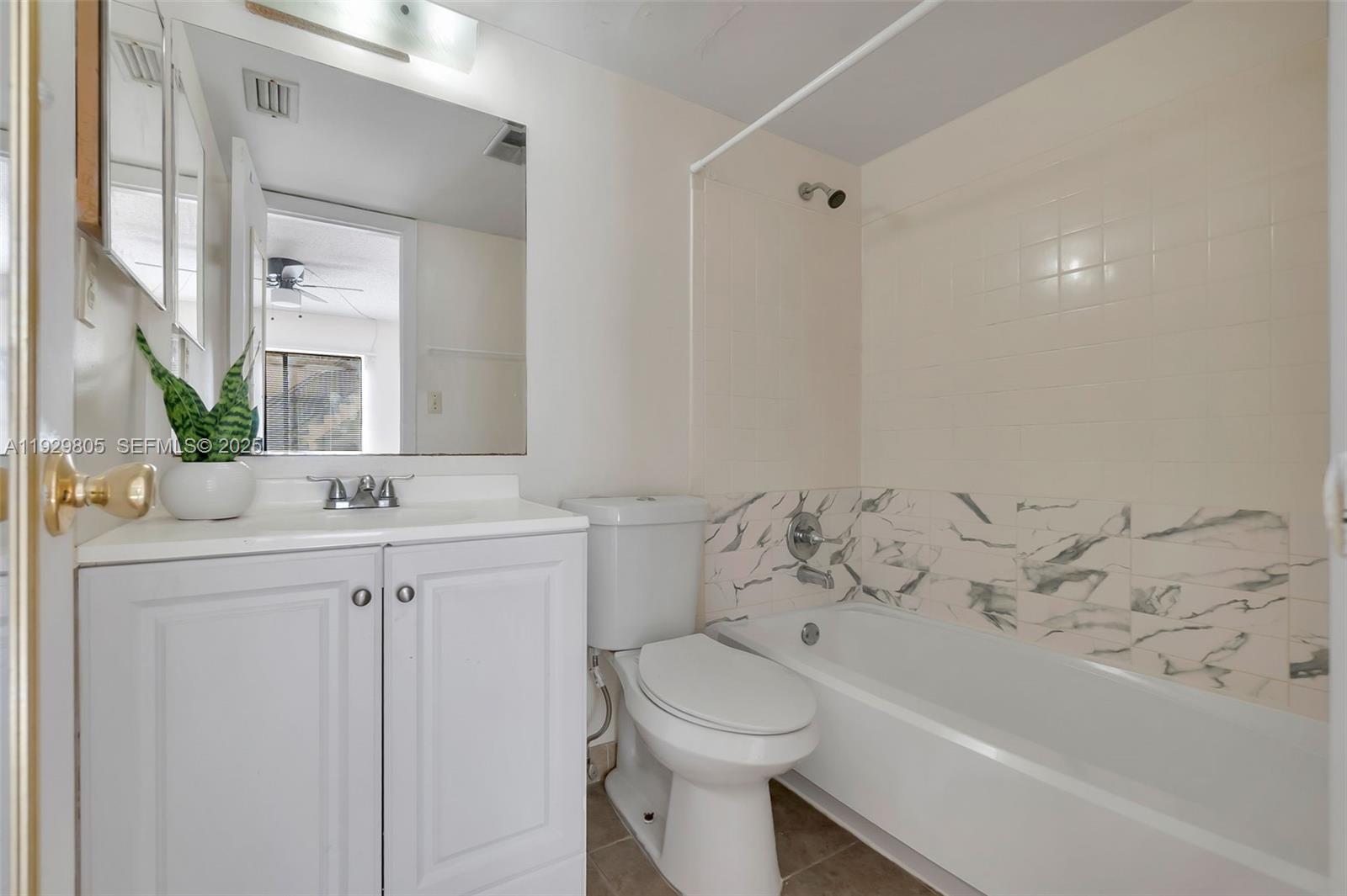 VILLAS OF RIVERSIDE CONDO - Residential Lease