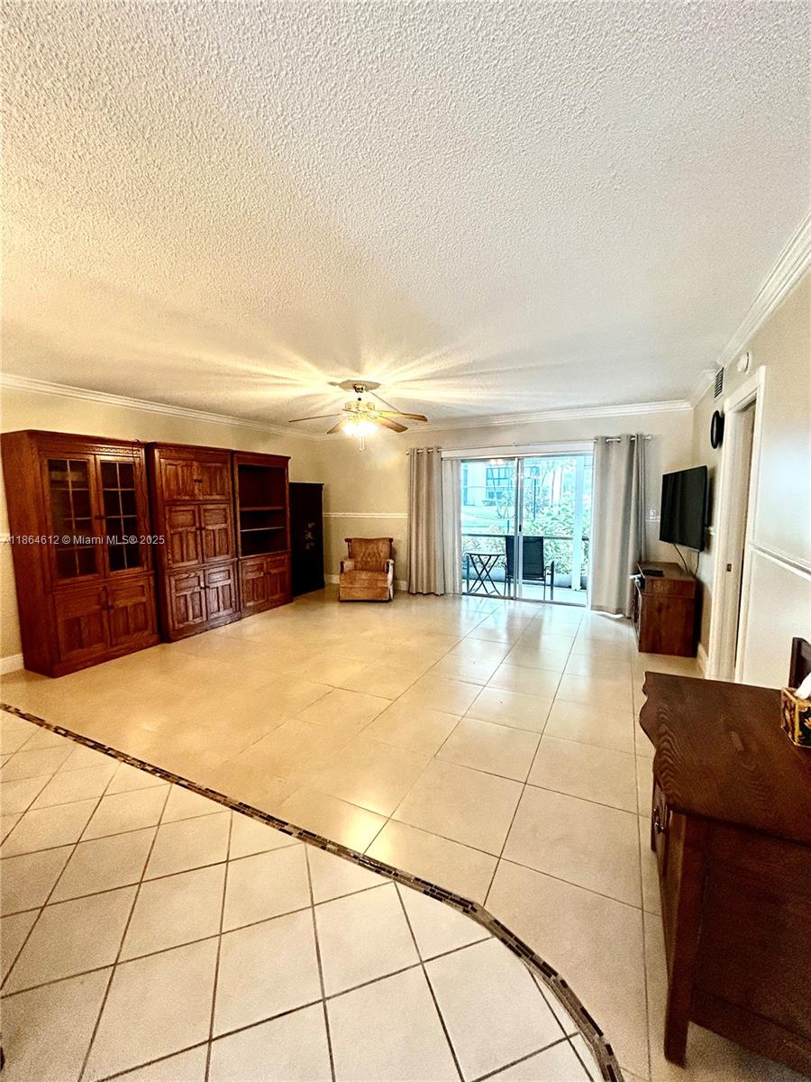 111 S Hollybrook Dr 107