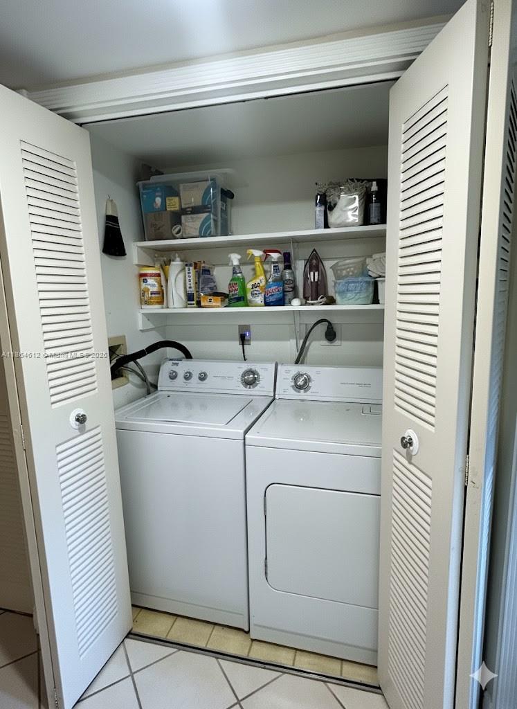 HOLLYBROOK GOLF AND TENNIS - Residential