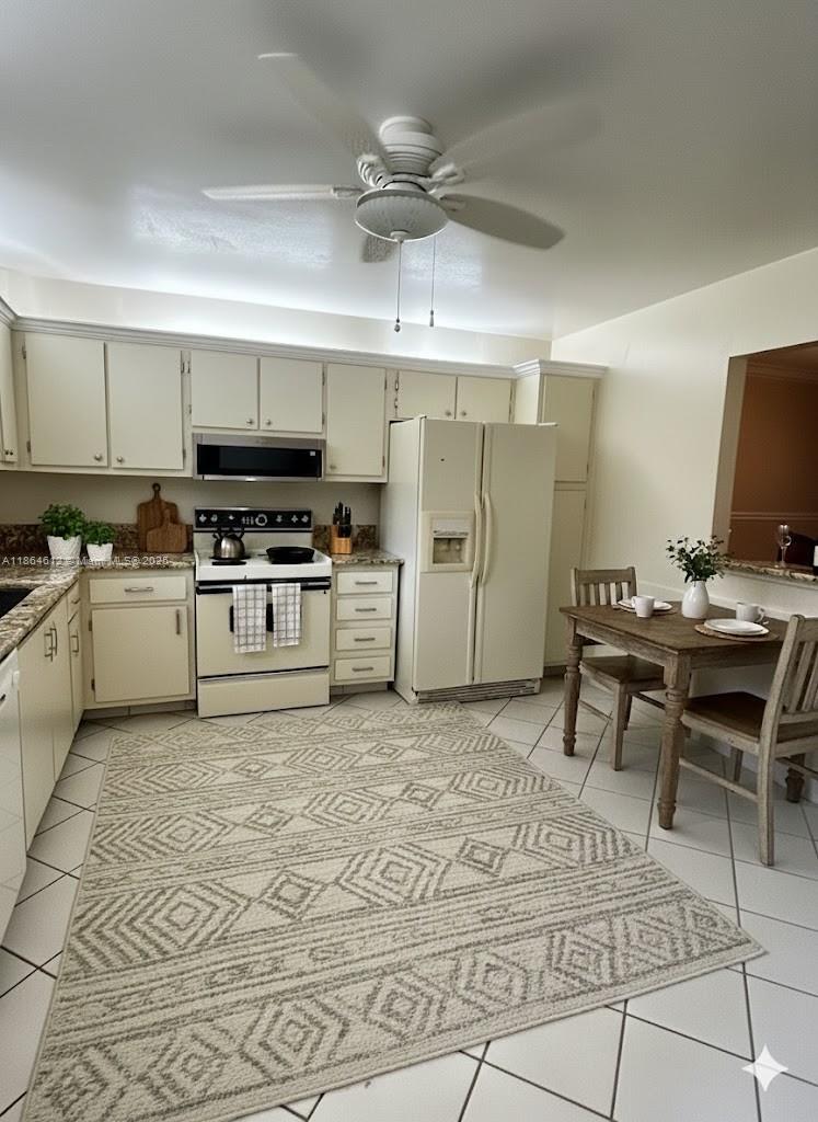 HOLLYBROOK GOLF AND TENNIS - Residential