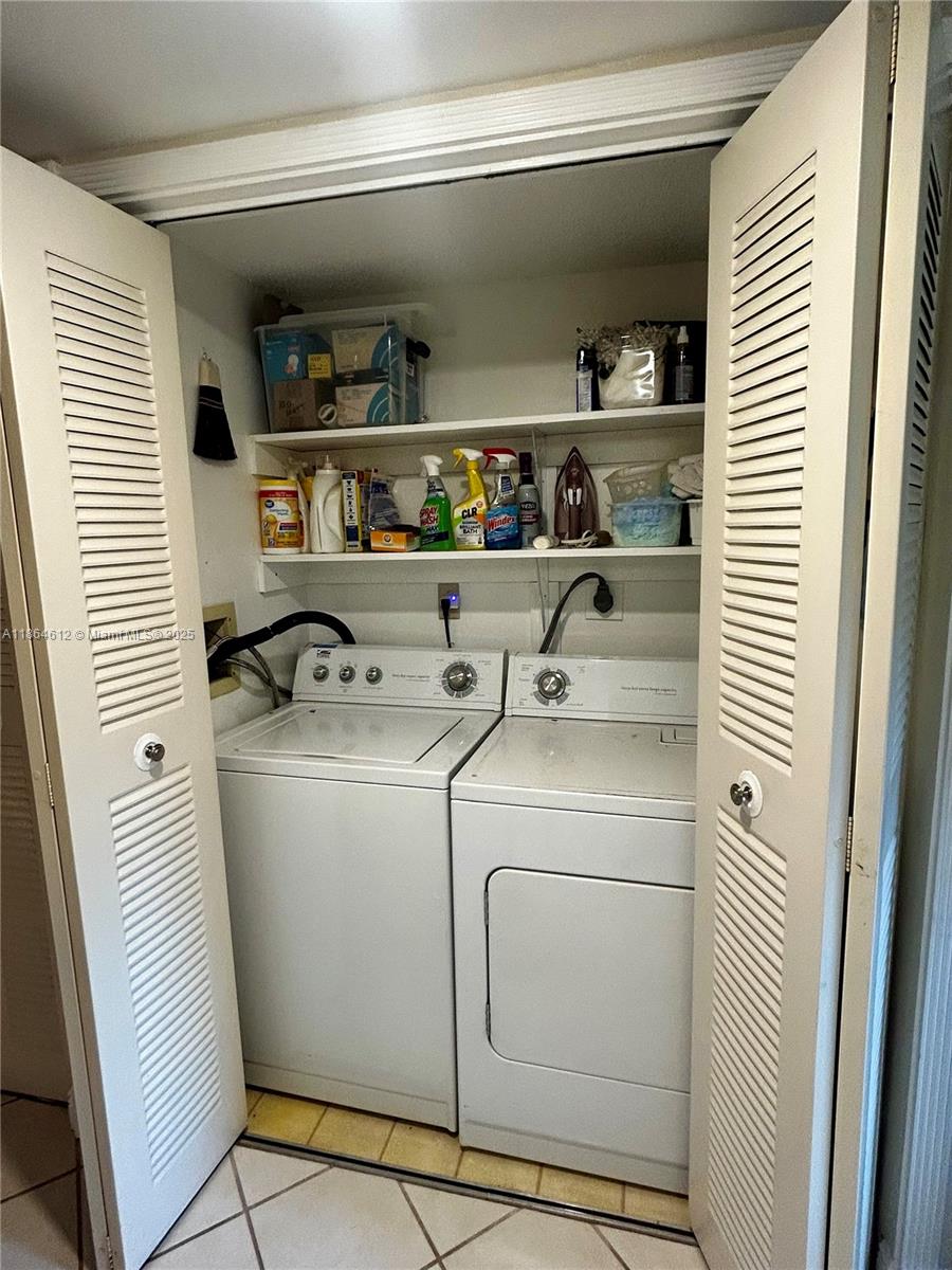 HOLLYBROOK GOLF AND TENNIS - Residential