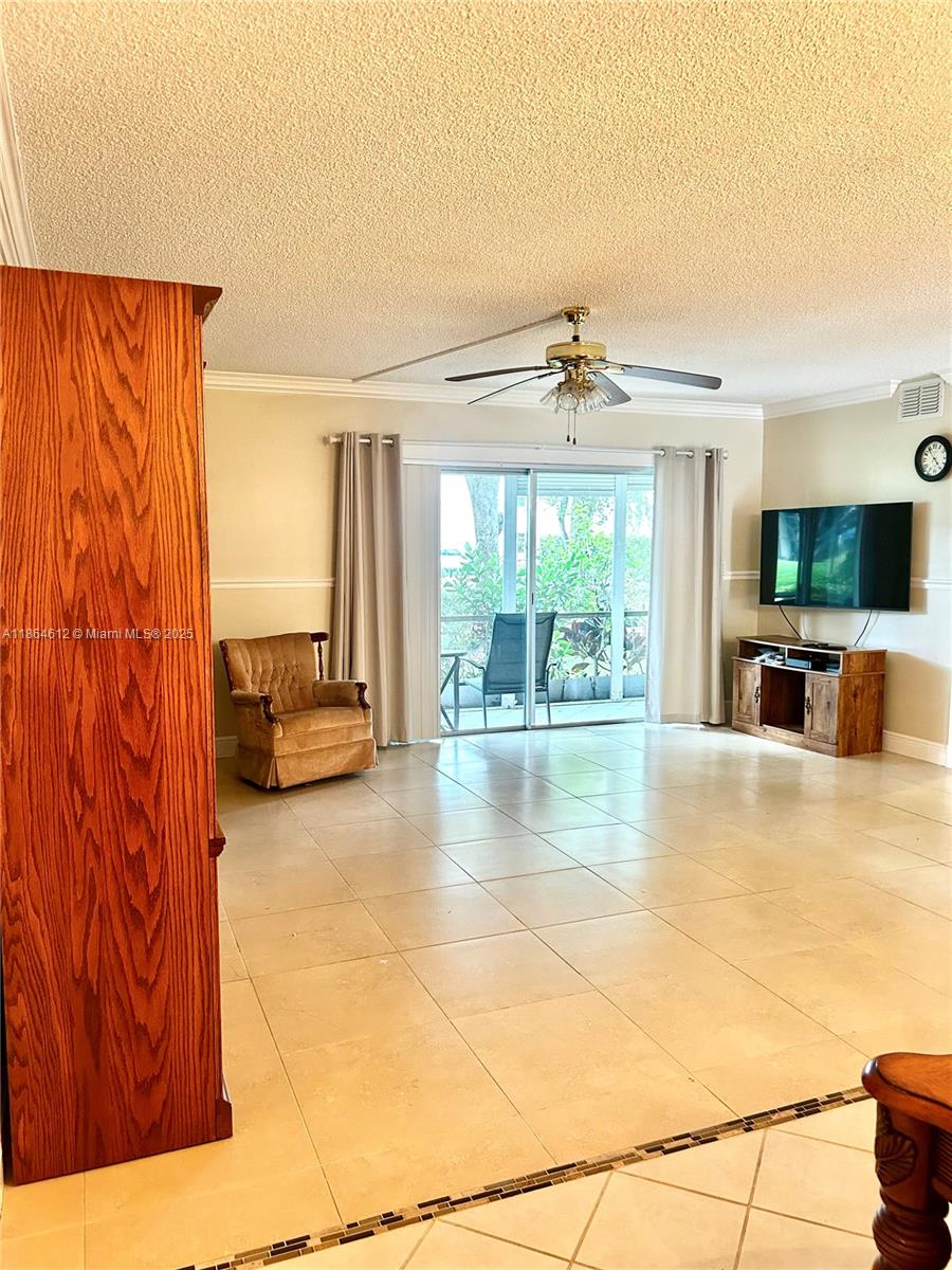 111 S Hollybrook Dr 107