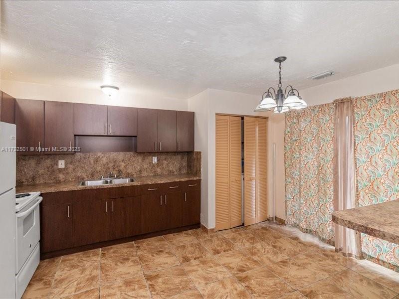 View photos, virtual tours, details... 19357 NW 29th Ave