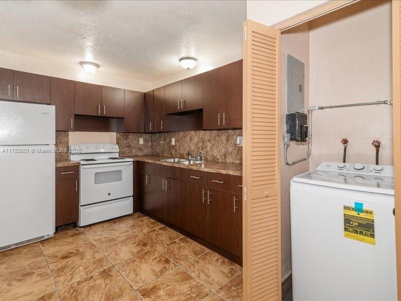 LESLIE ESTATES SEC 2 - Residential