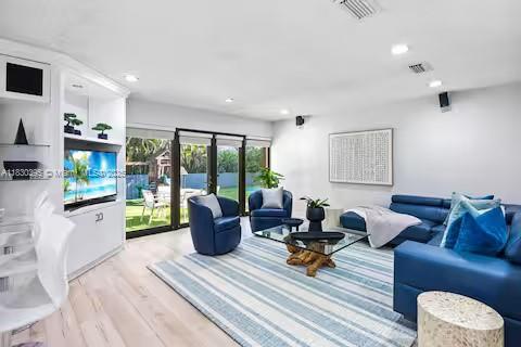 EVERGLADE LAND SALES CO R - Residential Lease