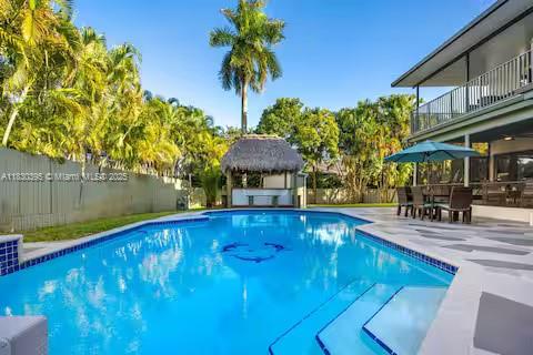 EVERGLADE LAND SALES CO R - Residential Lease