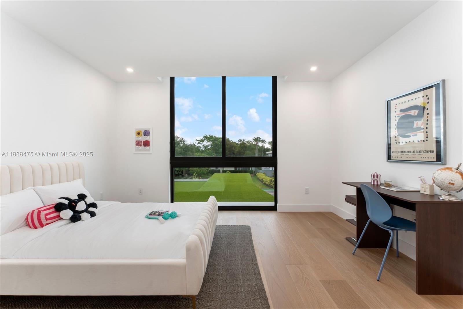 MID GOLF SUB 1ST ADDN - Residential