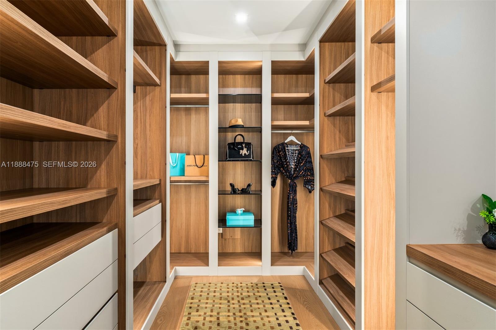 MID GOLF SUB 1ST ADDN - Residential