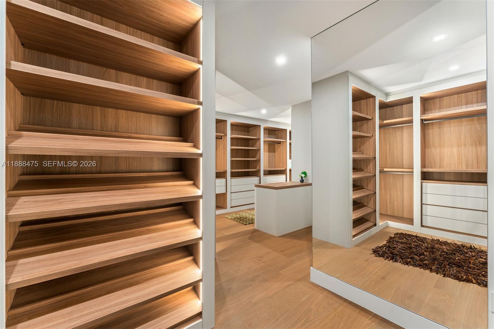 MID GOLF SUB 1ST ADDN - Residential