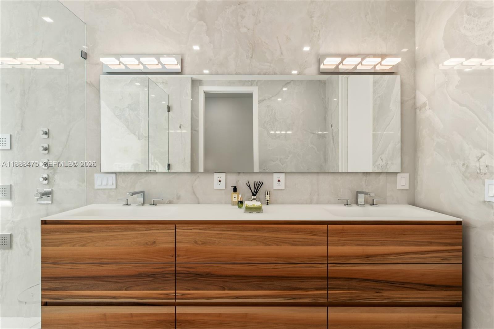 MID GOLF SUB 1ST ADDN - Residential