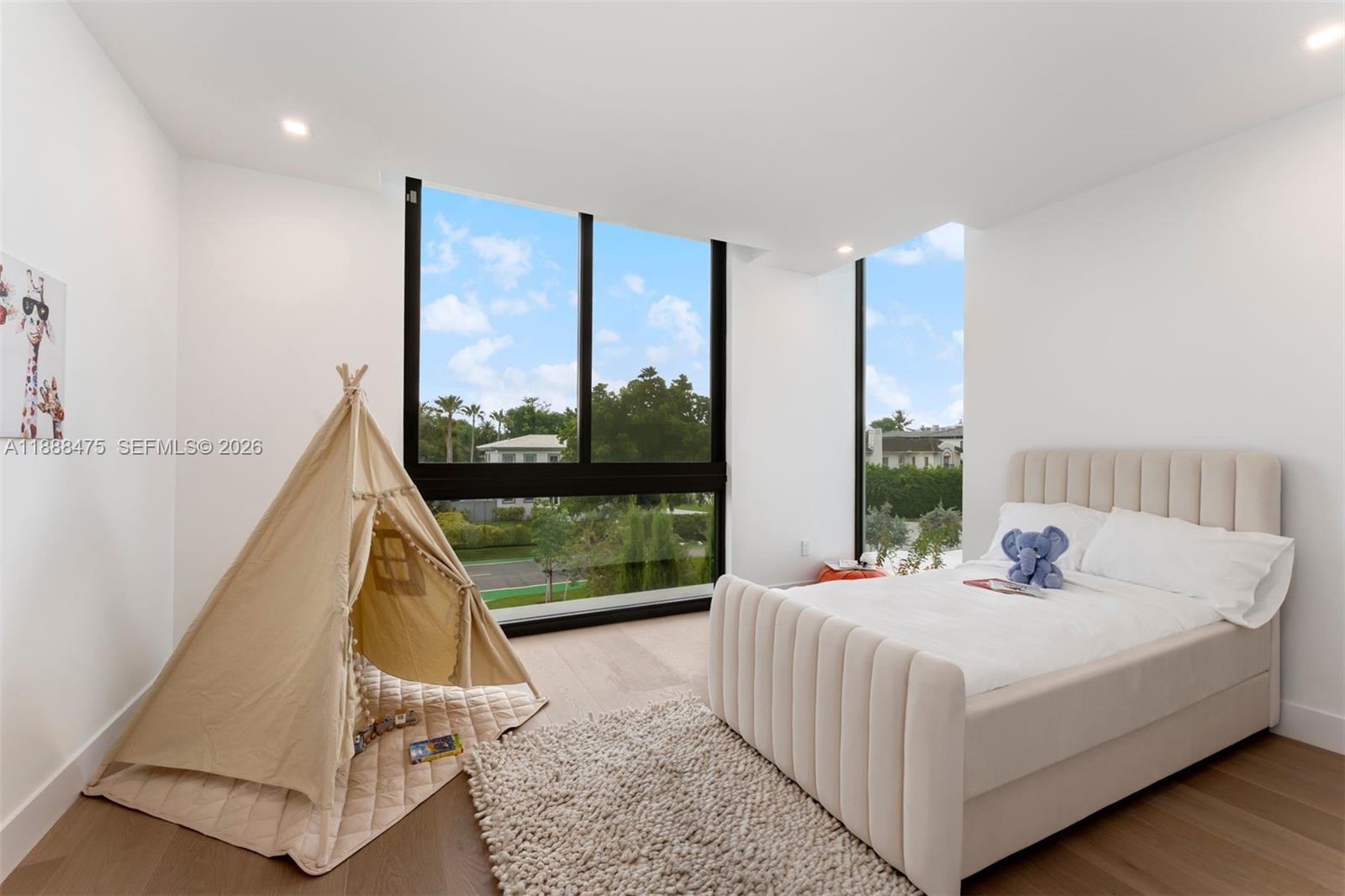 MID GOLF SUB 1ST ADDN - Residential