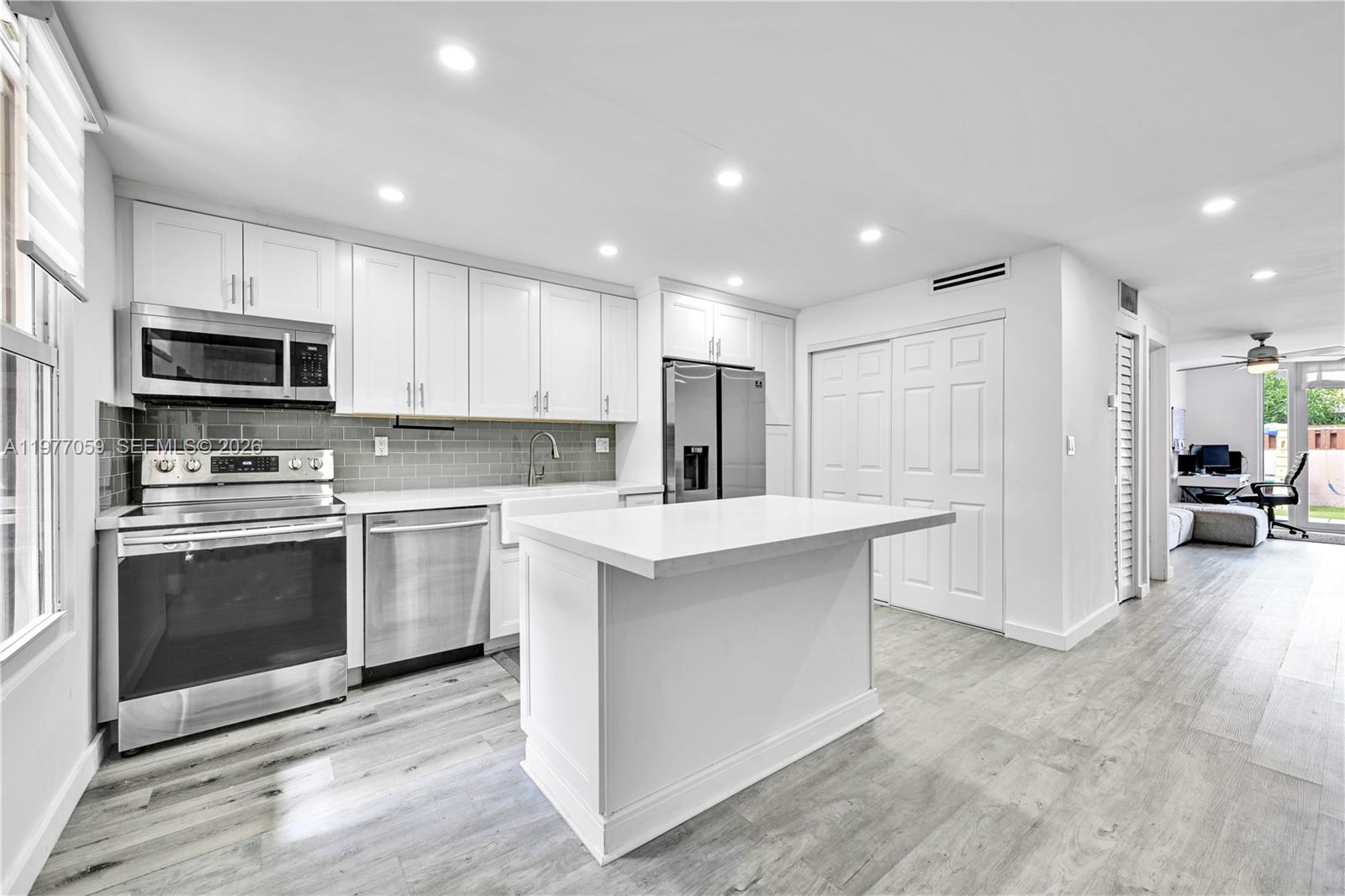 KENDALE LAKES NORTH SEC 7 - Residential Lease