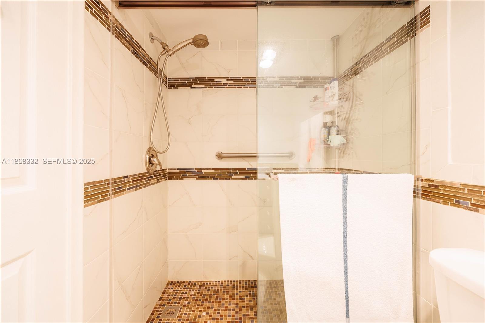 CASTLE APARTMENTS 11 COND - Residential