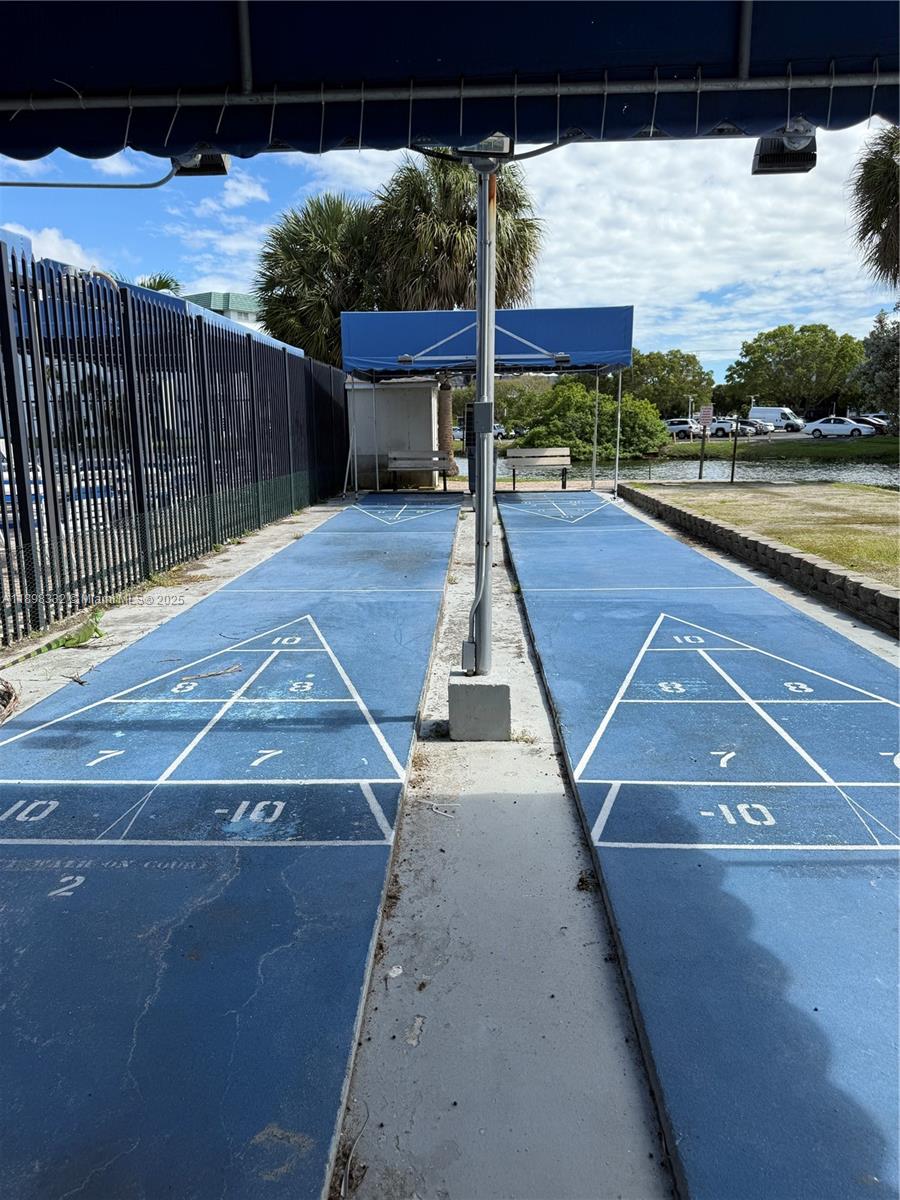 CASTLE APARTMENTS 11 COND - Residential