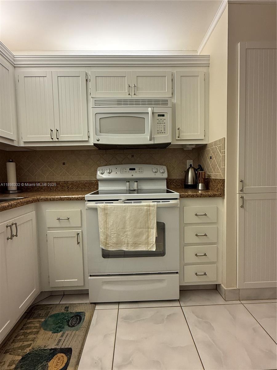 CASTLE APARTMENTS 11 COND - Residential