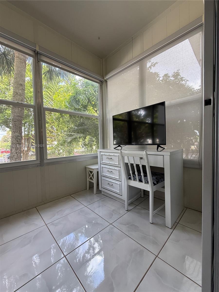 CASTLE APARTMENTS 11 COND - Residential