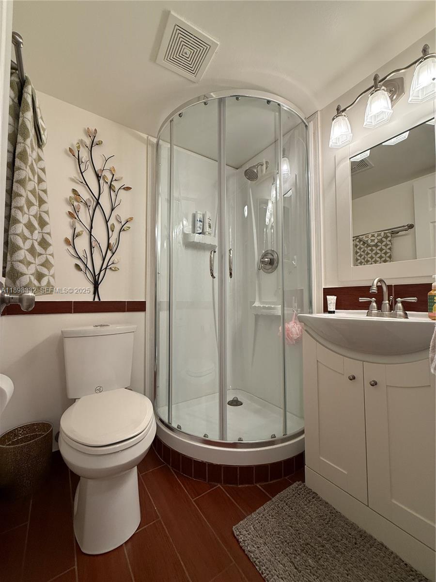 CASTLE APARTMENTS 11 COND - Residential