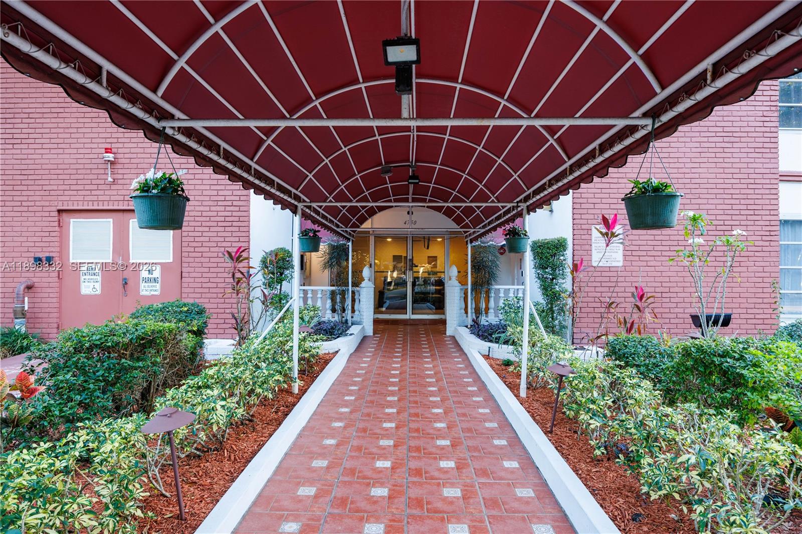 CASTLE APARTMENTS 11 COND - Residential