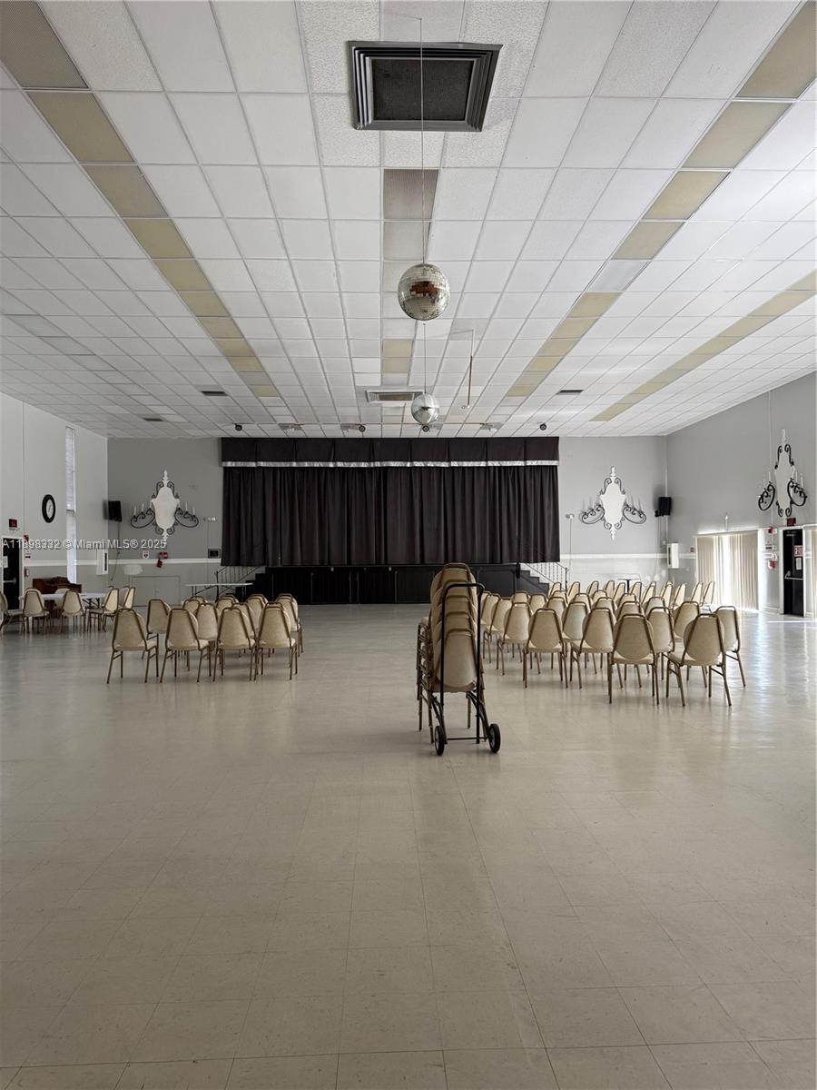 CASTLE APARTMENTS 11 COND - Residential