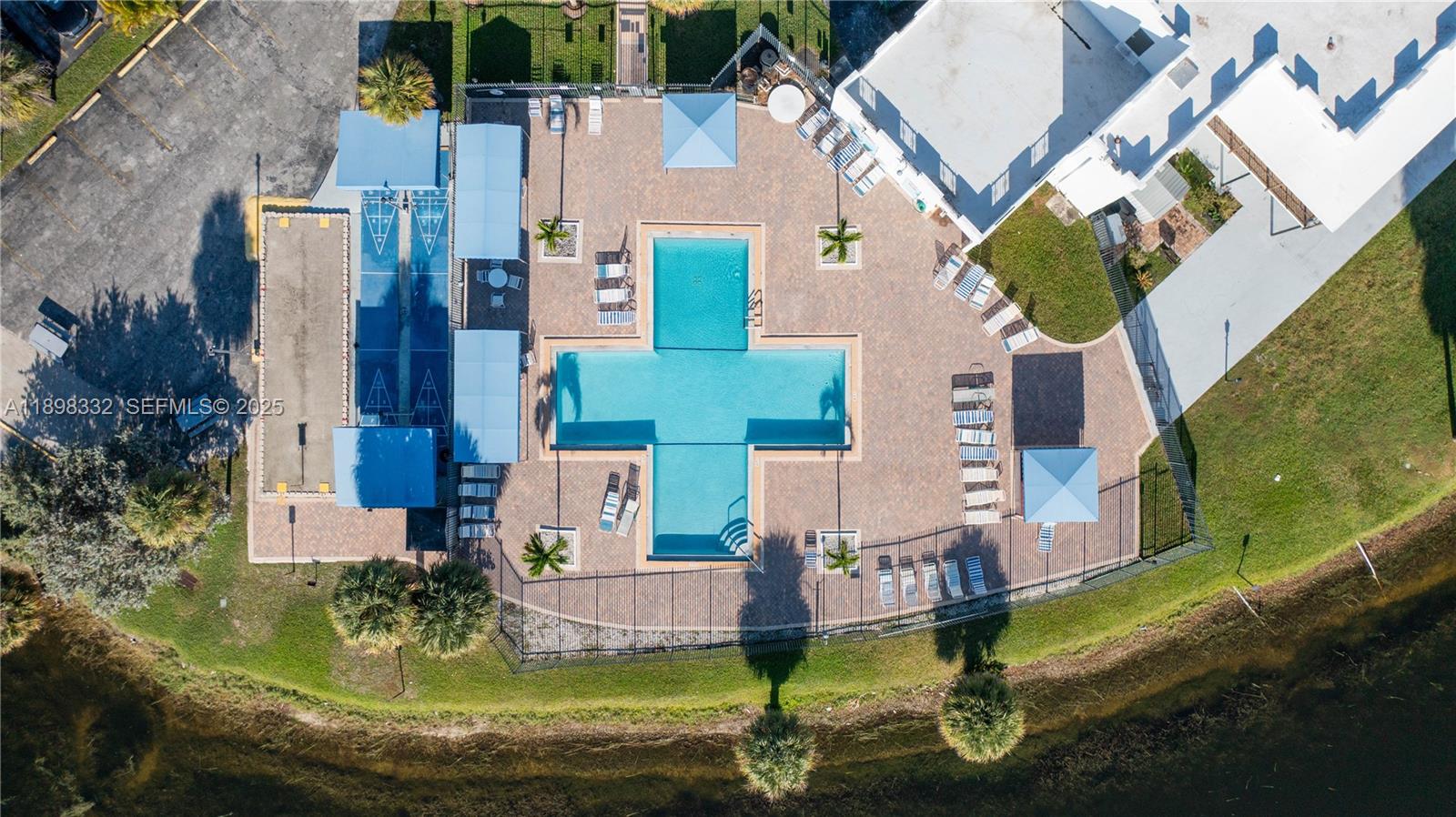 CASTLE APARTMENTS 11 COND - Residential