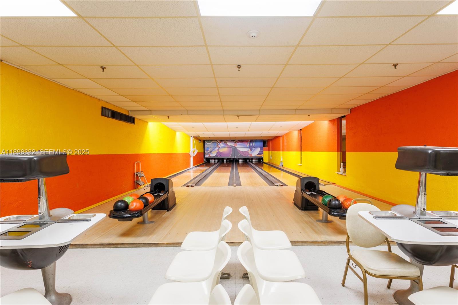 CASTLE APARTMENTS 11 COND - Residential