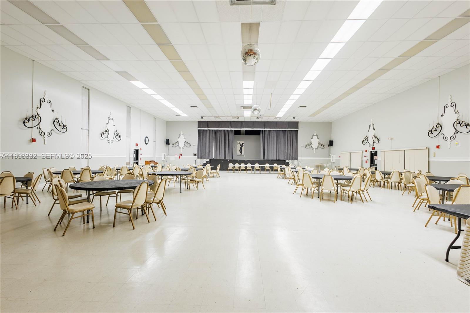 CASTLE APARTMENTS 11 COND - Residential