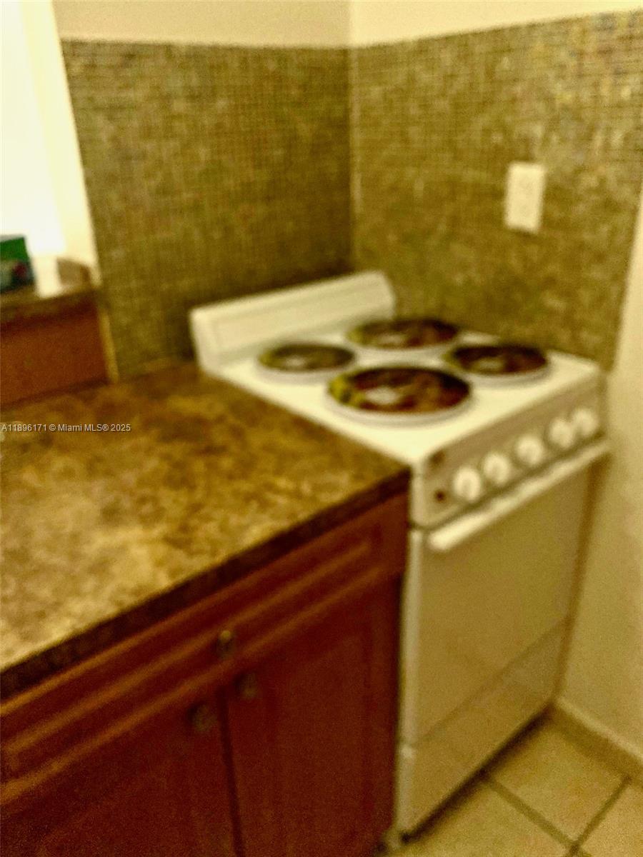 GARDEN FRONT VILLAS CONDO - Residential Lease