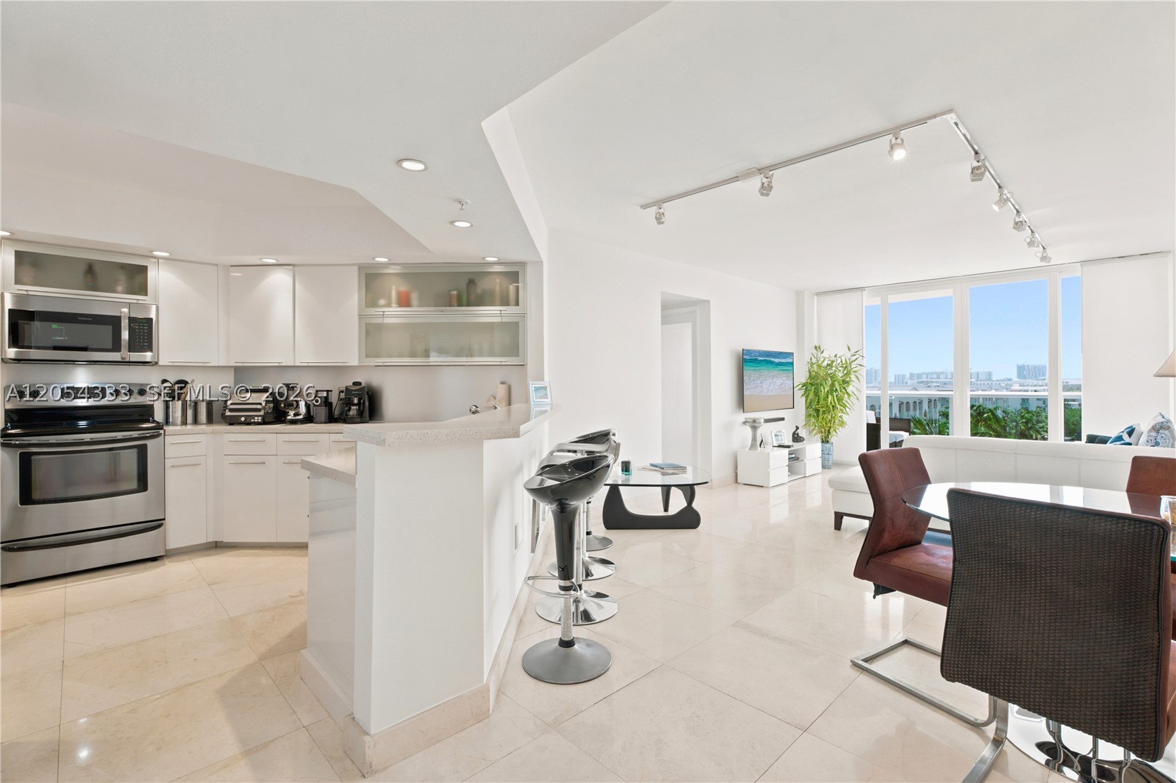 1900 Sunset Harbour Dr 803