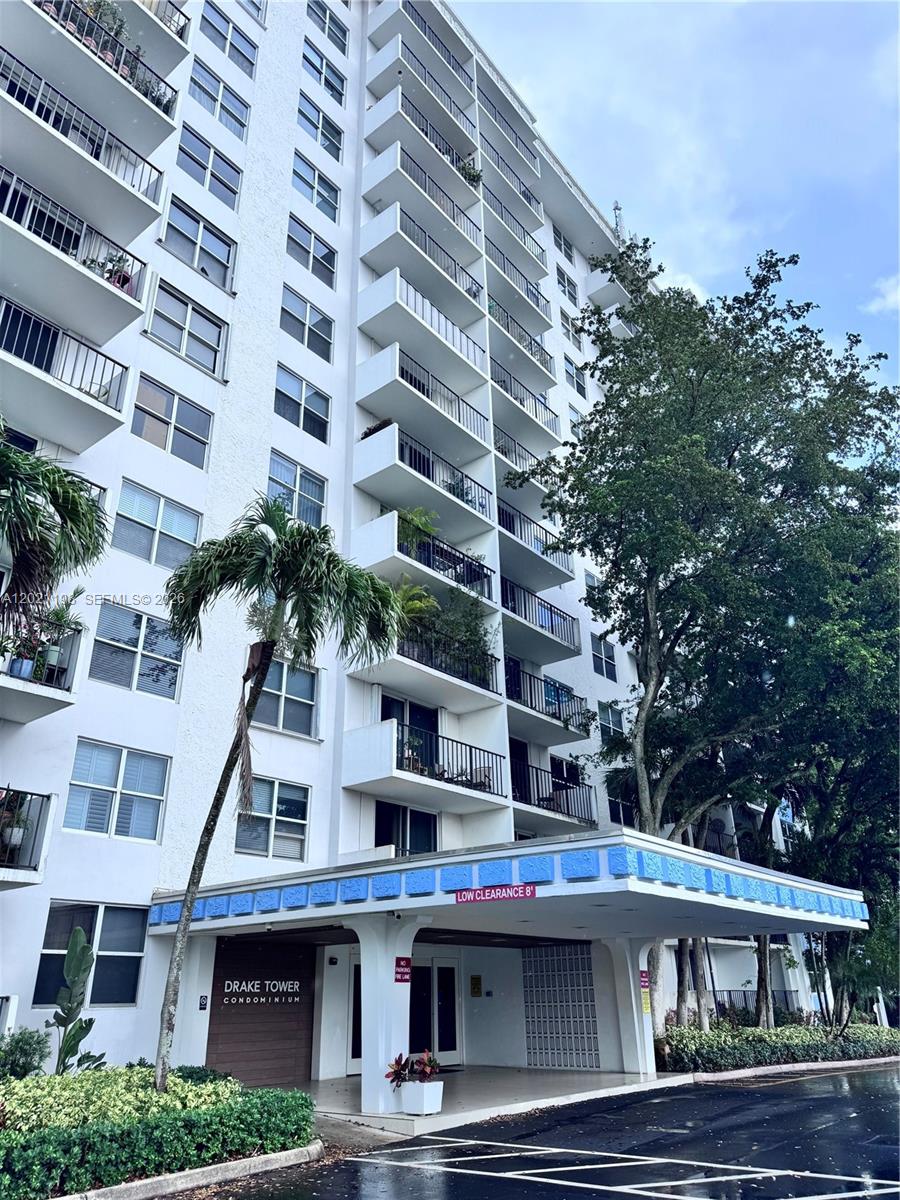 DRAKE TOWER CONDO - Residential