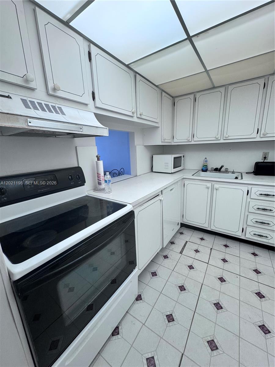 DRAKE TOWER CONDO - Residential