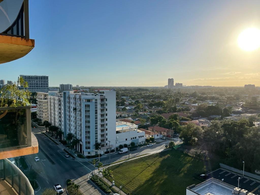 2301 SW 27 AV 1302
