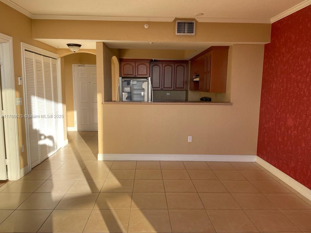 2301 SW 27 AV 1302