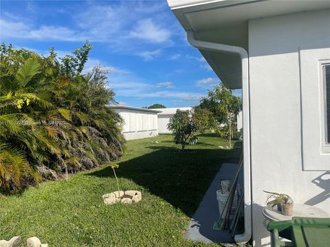 Single Family Residence in Tamarac FL 8205 57th Ct Ct 23.jpg