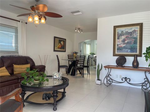 Single Family Residence in Tamarac FL 8205 57th Ct Ct 2.jpg