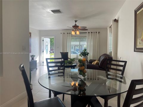 Single Family Residence in Tamarac FL 8205 57th Ct Ct 5.jpg