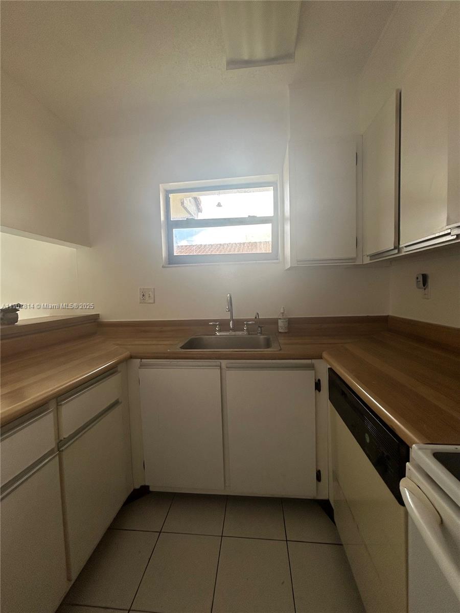 CONQUISTADOR PARK CONDO - Residential Lease