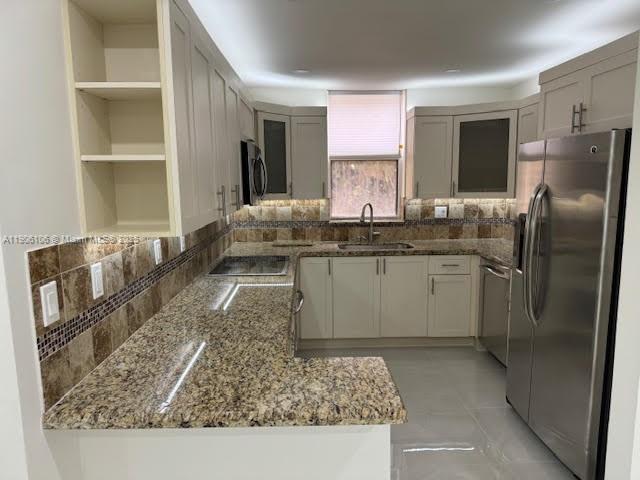 TOWER AT BISCAYNE COVE CO - Residential Lease