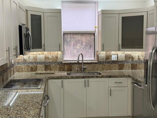 TOWER AT BISCAYNE COVE CO - Residential Lease