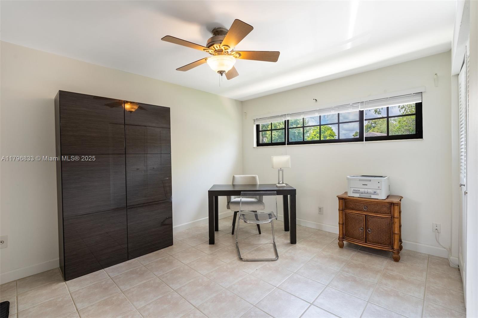 ISLA MERITA HOMES IX COND - Residential