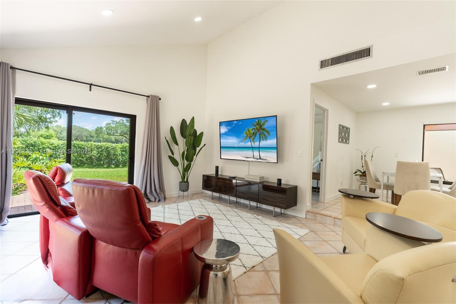 ISLA MERITA HOMES IX COND - Residential