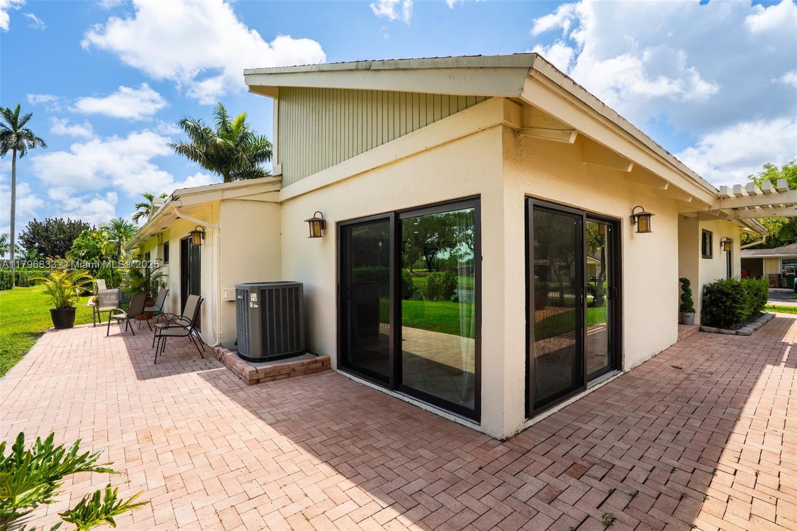 ISLA MERITA HOMES IX COND - Residential