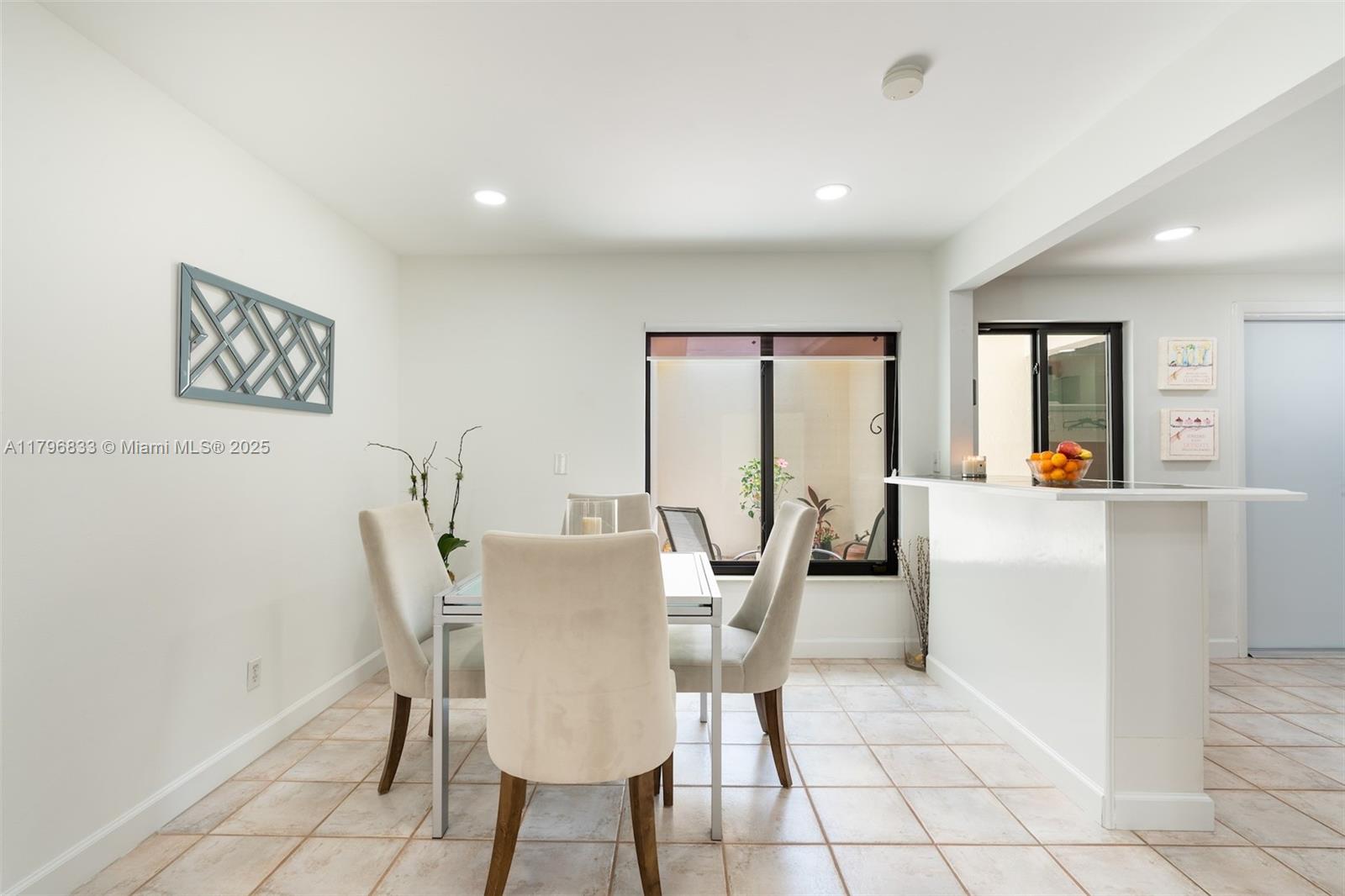 ISLA MERITA HOMES IX COND - Residential