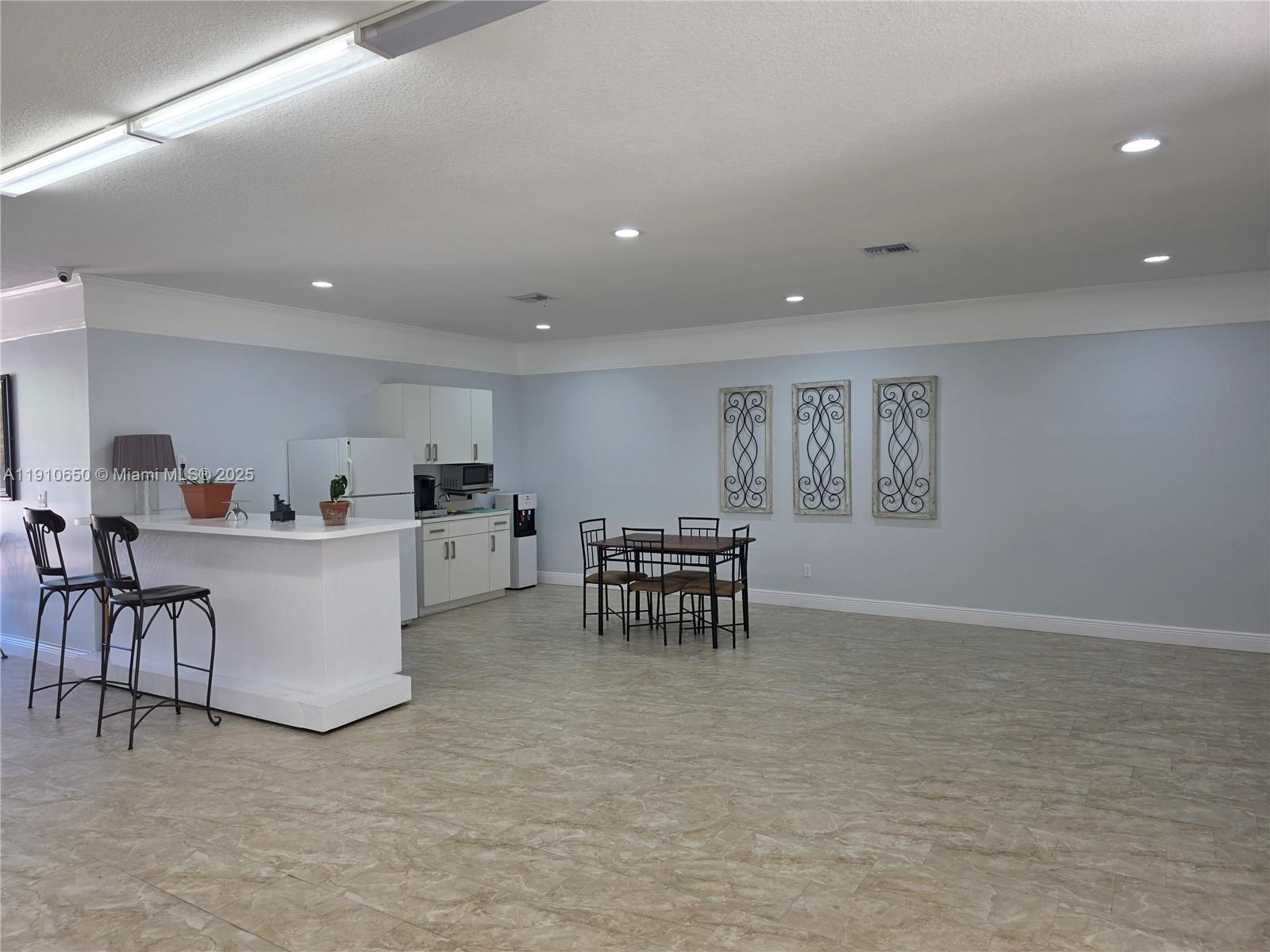 KENDALL ACRES CONDO BLDG - Residential Lease