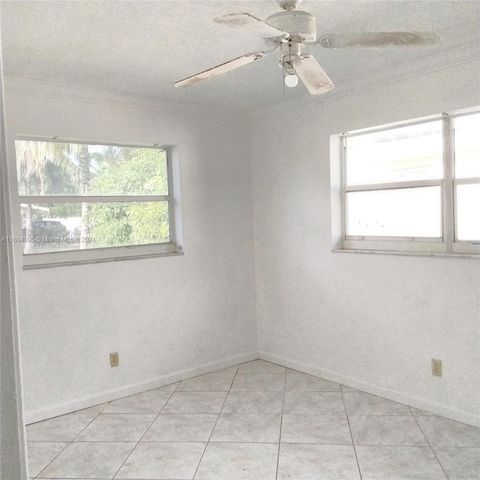 A home in Lauderdale Lakes