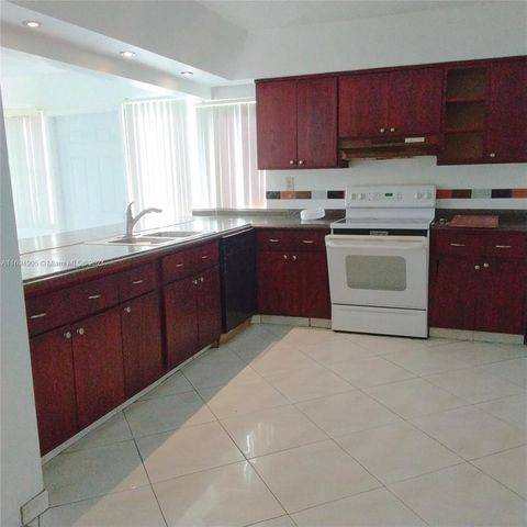 A home in Lauderdale Lakes