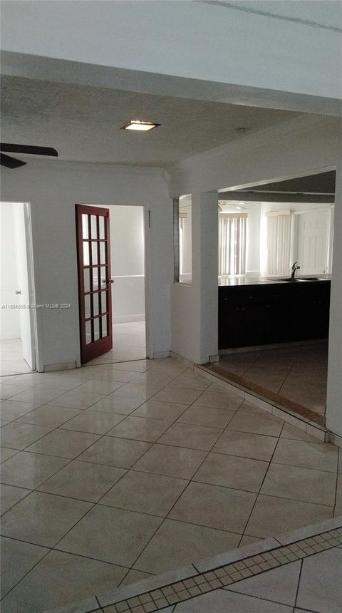 A home in Lauderdale Lakes