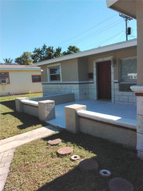 A home in Lauderdale Lakes